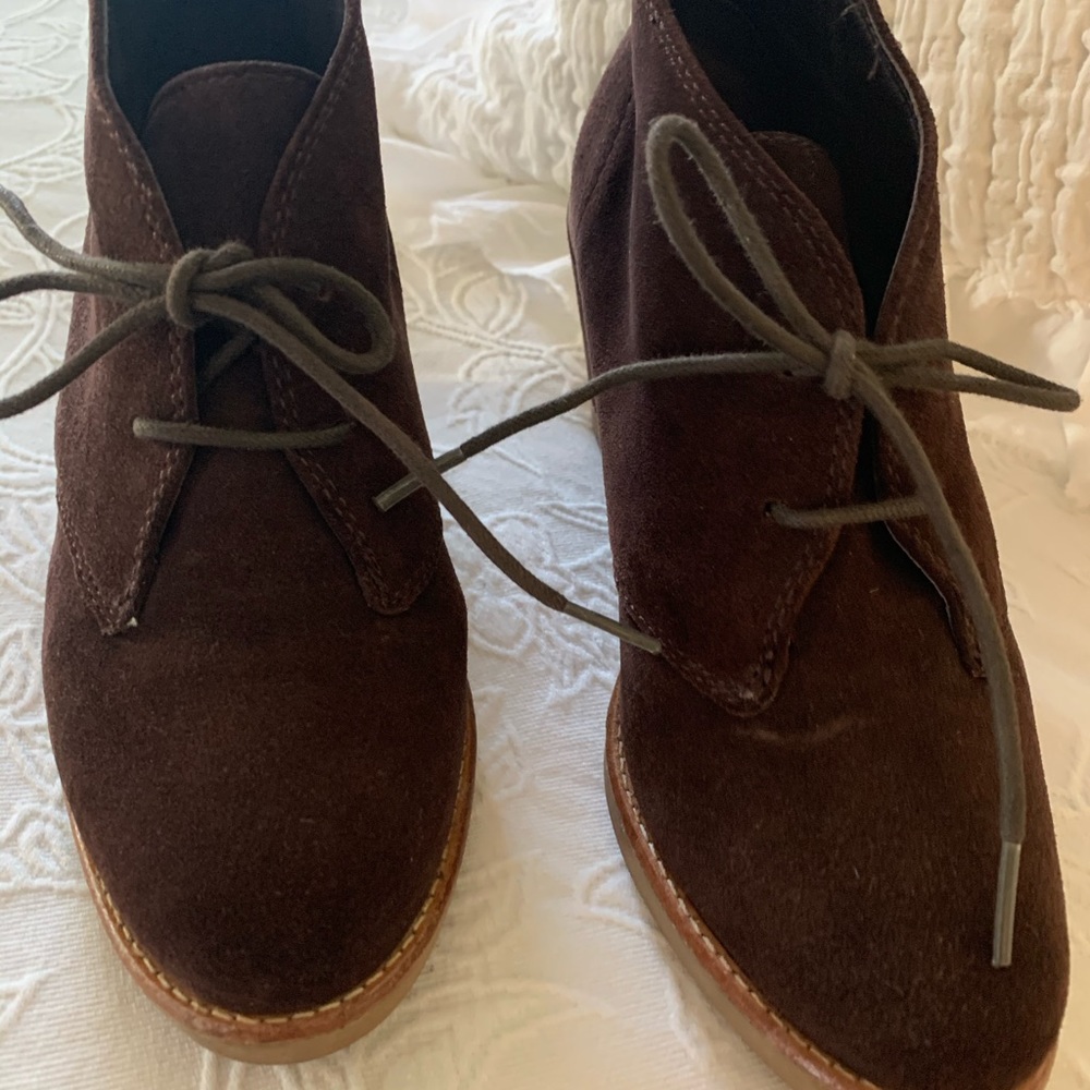 Chocolate colored wedge, coach - Picture 4 of 4